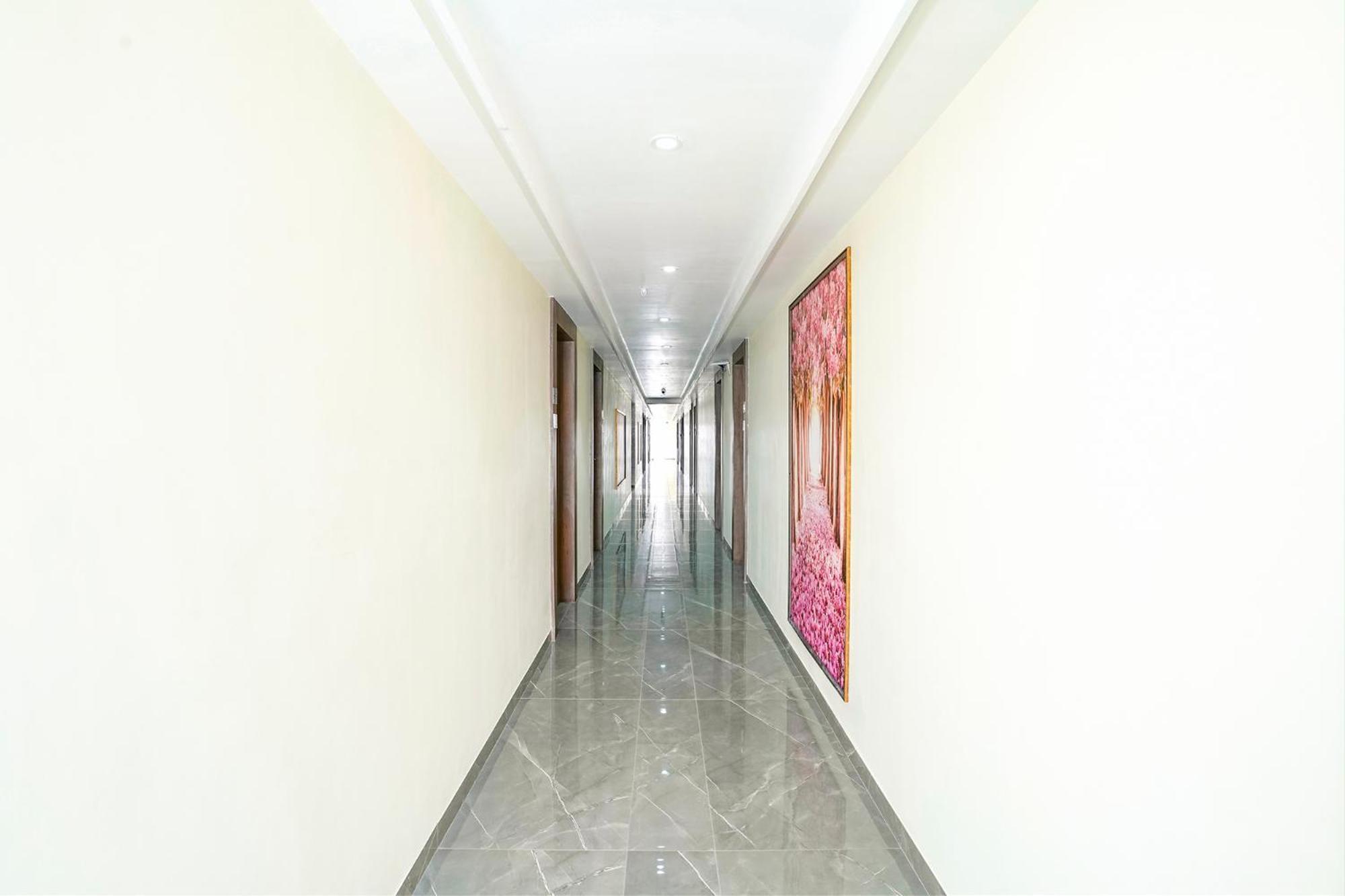 Fabhotel Hill Park I Vadodara Exteriör bild